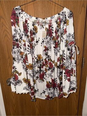NWT Maurices White Floral Peasant Tunic with Pink and Yellow Blooms Size 3